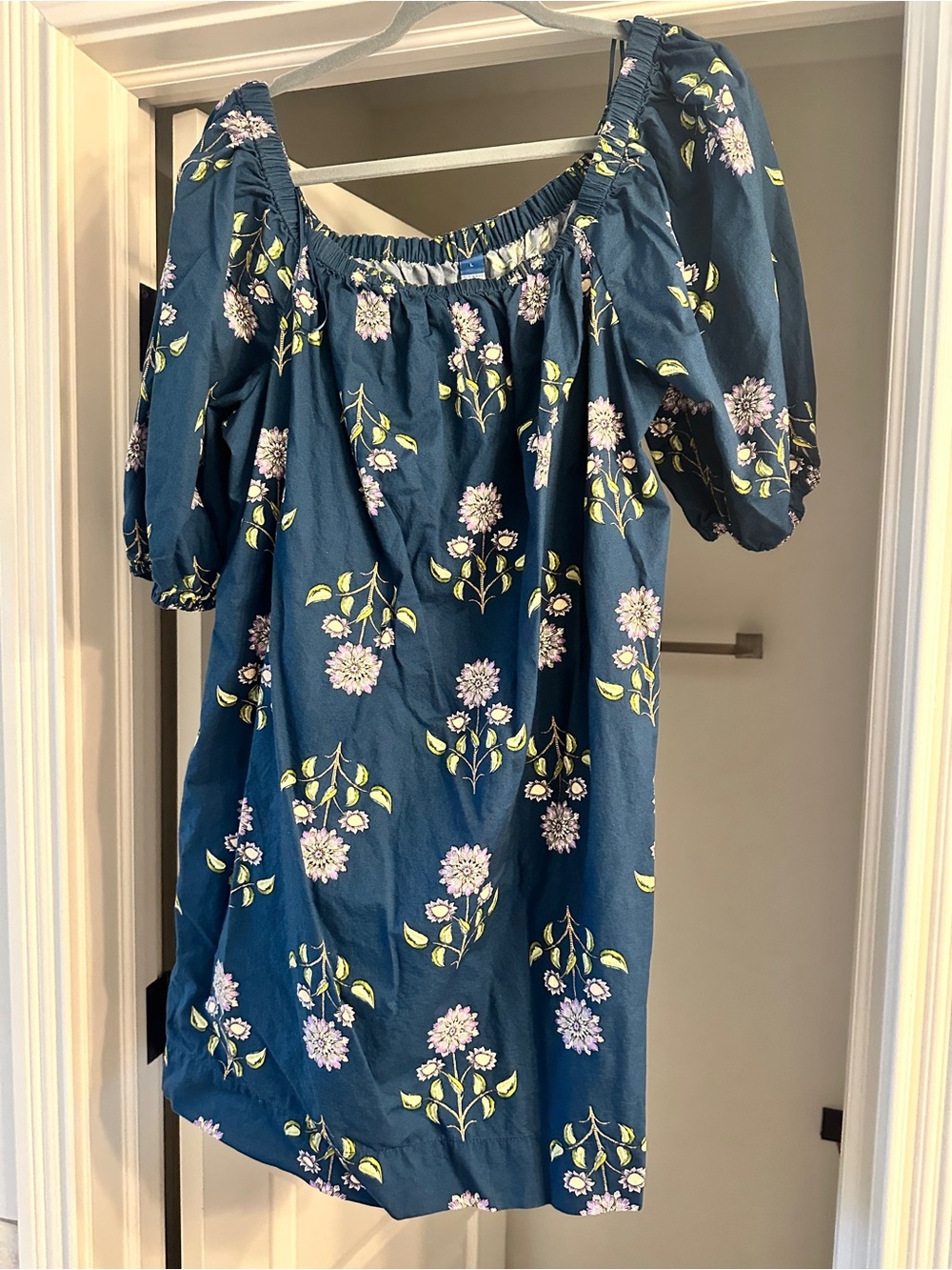 Navy Floral Puff-Sleeve Dress